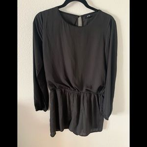 Long sleep black Lucca romper.